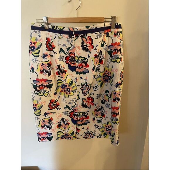 Boden Skirt  - Picture 3 of 3